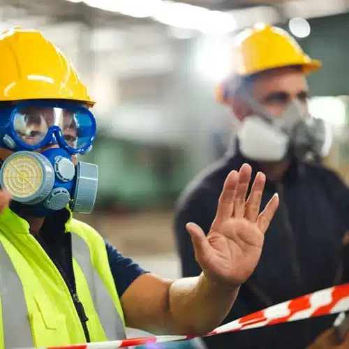 دورة حماية العاملين من المخاطر